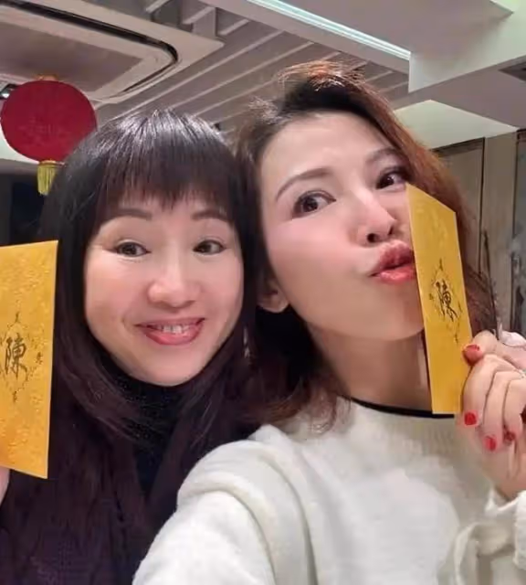 港圈恩愛夫妻近況曝光！被指越長越像，男方暴瘦引眾人擔憂