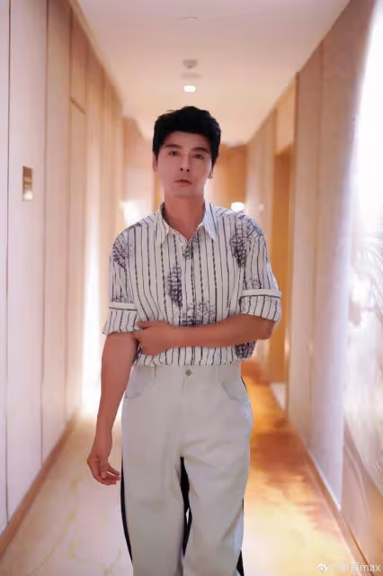 港圈恩愛夫妻近況曝光！被指越長越像，男方暴瘦引眾人擔憂