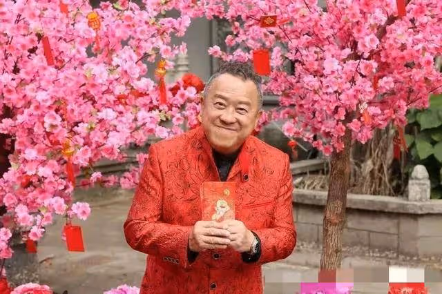 TVB賽馬日星光熠熠，曾志偉領銜50藝人助陣，龔嘉欣自曝著急懷孕