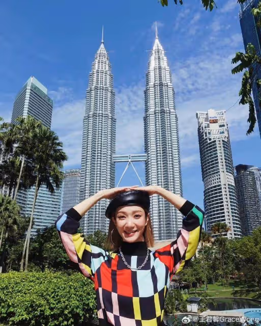 TVB離巢花旦曬近況!六個月孕肚大如球,與圈中姐妹聚會親自下廚
