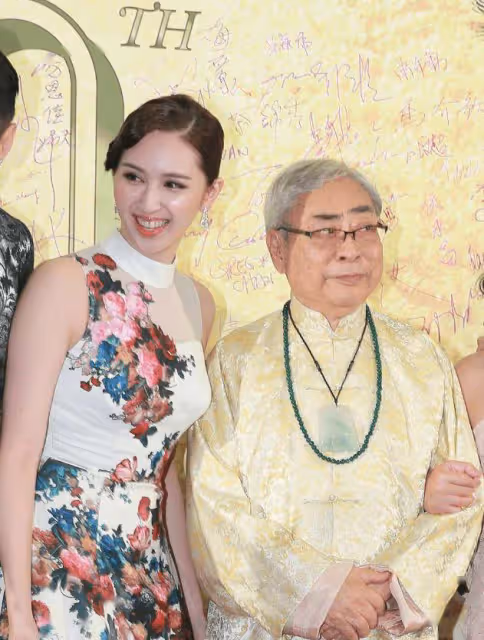 TVB前女星突然宣布結婚!曾與大51歲富商譜「爺孫戀」,後又當了乾女兒!