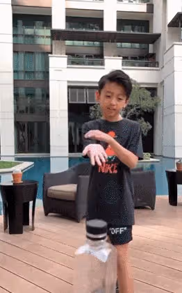 張柏芝兒子終於長大！近照曝光後全網震驚：誰是生父已經很明顯了