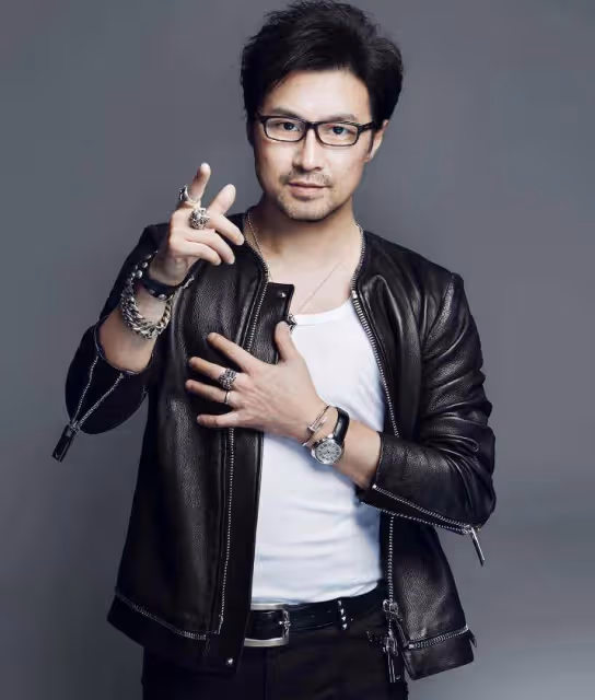 54歲汪峰又要當爹了?小20歲女友森林北小腹隆起,果真是寶刀未老