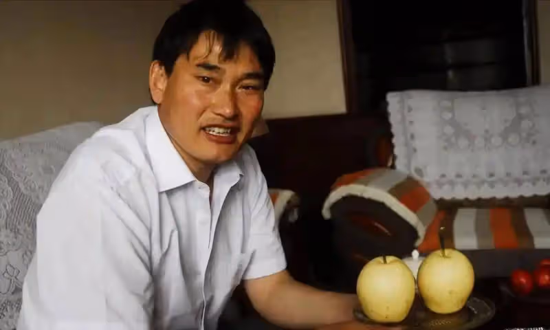 過年8天,大衣哥全家被上門討錢數百次,不惜和人動手,丟人!