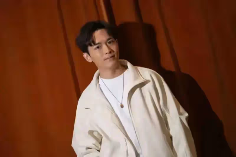 TVB星三代阮浩棕被周潤發點名表揚演技,本人受寵若驚,希望能做男一號