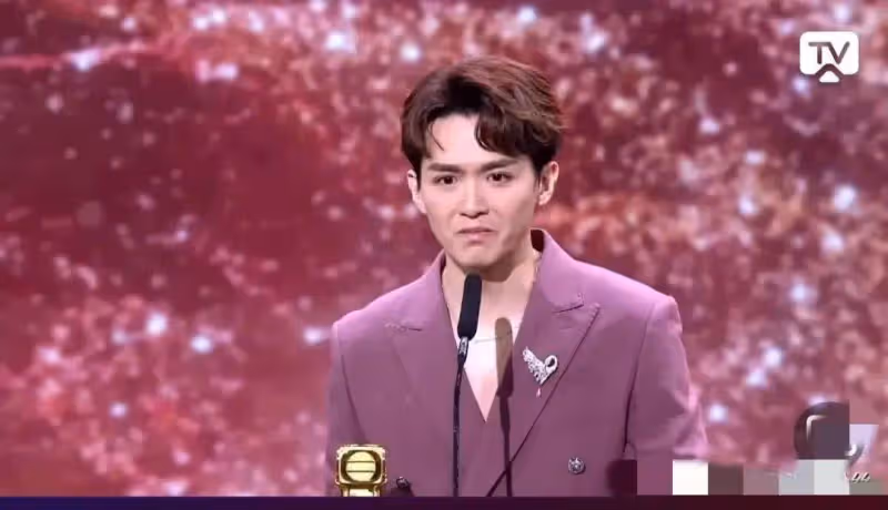TVB星三代阮浩棕被周潤發點名表揚演技,本人受寵若驚,希望能做男一號