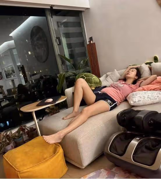"十優港姐"麥明詩孕肚照曝光!素顏出鏡,擔心飛機師老公起落安全