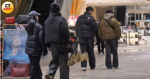 毛弟模特女友曝光! 揪胡釋安雙對約會「避嫌技巧超純熟」