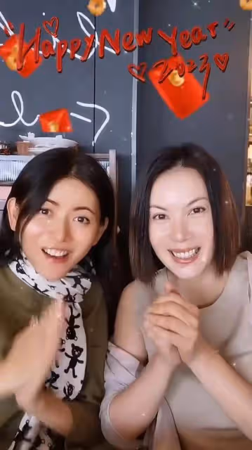 TVB綠葉轉行做司儀成搶手貨,年過半百保養得宜,姻緣不順已雪卵