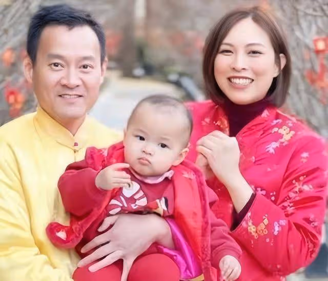 恭喜!香港知名女星懷孕多月臨盆在即,與老公結婚三年成功抱倆