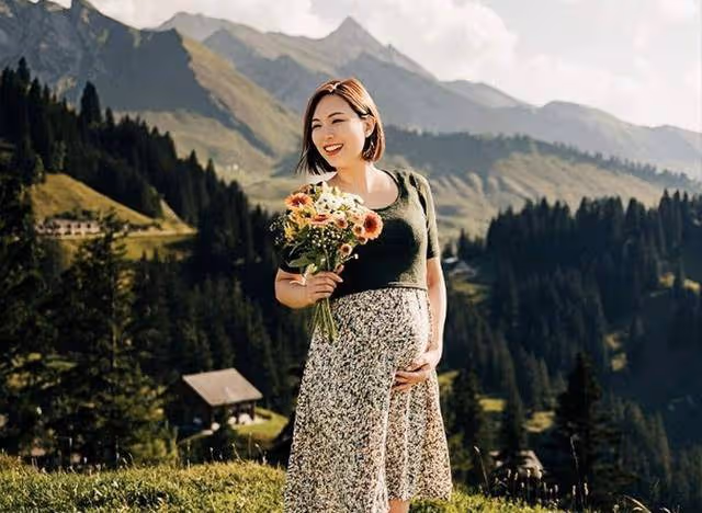 恭喜!香港知名女星懷孕多月臨盆在即,與老公結婚三年成功抱倆