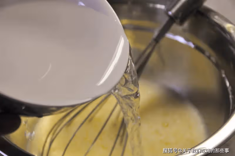 雞蛋羹怎麼做才好吃?手把手教你在家做,滑嫩無蜂窩,零失敗