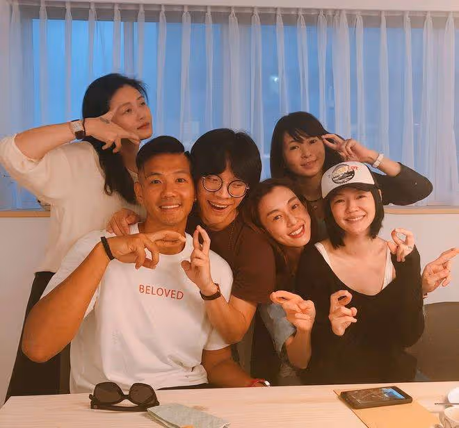大S第二場追思會畫面曝光,現場有說有笑,賈永婕穿紅衣被怒懟