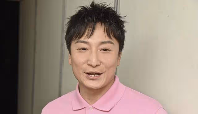 恭喜!香港知名男星突然宣布結婚,新婚妻子多次遭教會教主侵犯