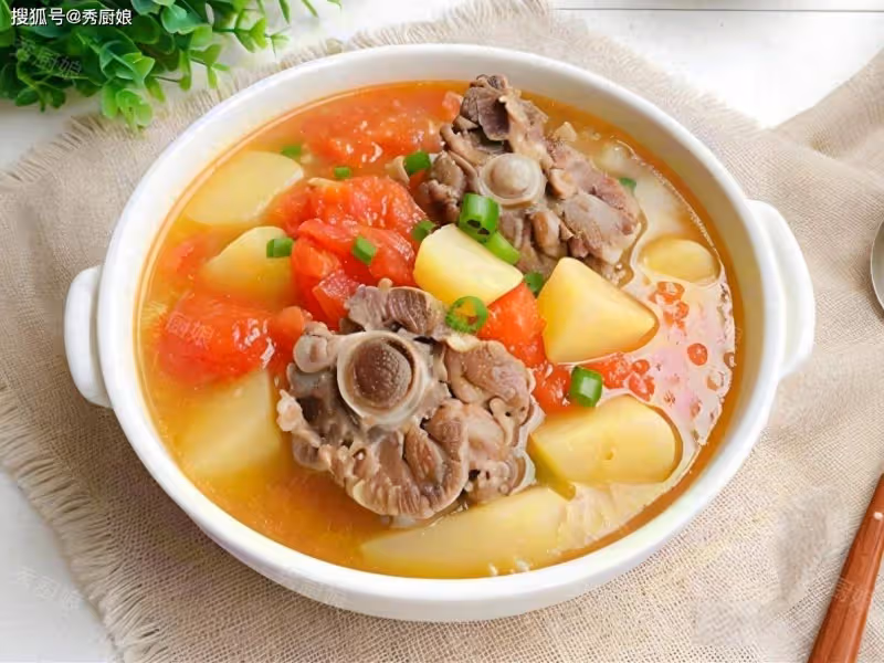 中老年要"養骨",少吃蘿蔔白菜,多喝這個湯,腿腳有勁,精神足