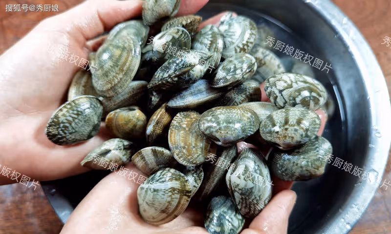 洗花蛤,有人放油有人放酒,都錯了,賣海鮮老闆教我一招,真實用
