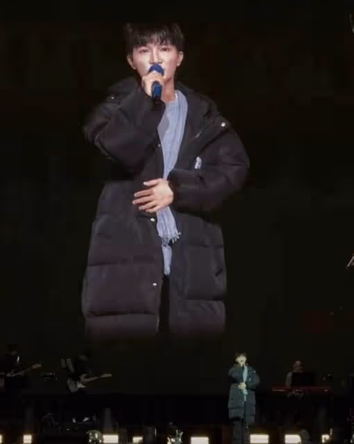 周深倫敦演唱會取消後現身致歉!聲音哽咽頻頻落淚