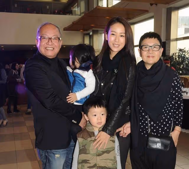 香港知名女星遭誤會是工人姐姐,拍戲靠父上位,再婚嫁小8歲帥哥