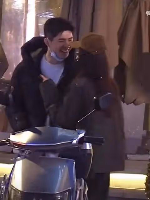 楊采鈺被爆懷孕!跟劉亦菲乾爹分手後新男友高大帥氣