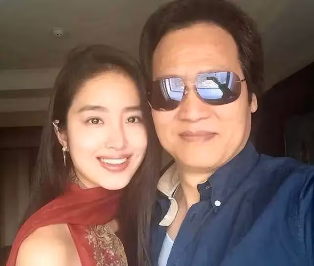 楊采鈺被爆懷孕!跟劉亦菲乾爹分手後新男友高大帥氣