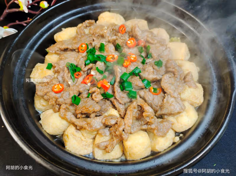 豆腐和它天生一對,隨手一燜葷素全有!軟嫩鮮香、口口都爆汁,簡單好做全家都愛吃