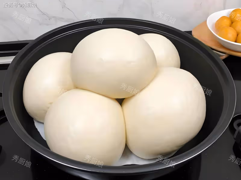 蒸饅頭時,冷水熱水區別很大,牢記3個訣竅,又白又軟,蓬鬆不塌陷