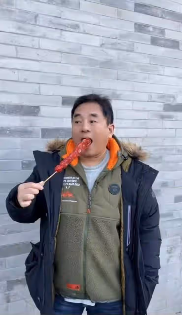 呂方近照曝光,被指撞臉王晶父親,妻子曾被追債70萬,陷輿論風波