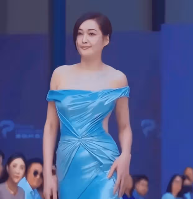 57歲孟廣美逆生長，被前男友騙光家產，如今嫁京城富豪收穫幸福