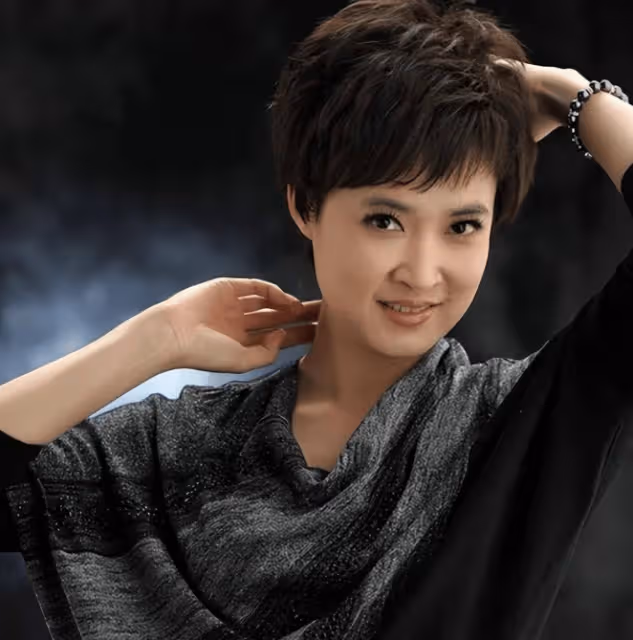深藏不漏！《海峽兩岸》主持桑晨，原來是這位大明星的孩子，難怪長這麼漂亮