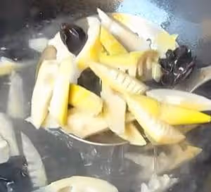 蠶豆鹹肉燜春筍/春三鮮