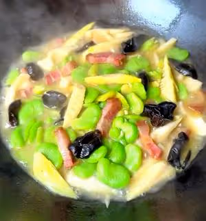 蠶豆鹹肉燜春筍/春三鮮