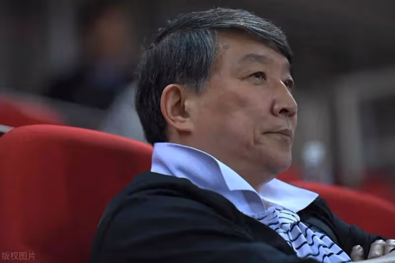 中國女籃新帥三把火！提拔新星，三人基本出局，鄭薇下課原因揭開