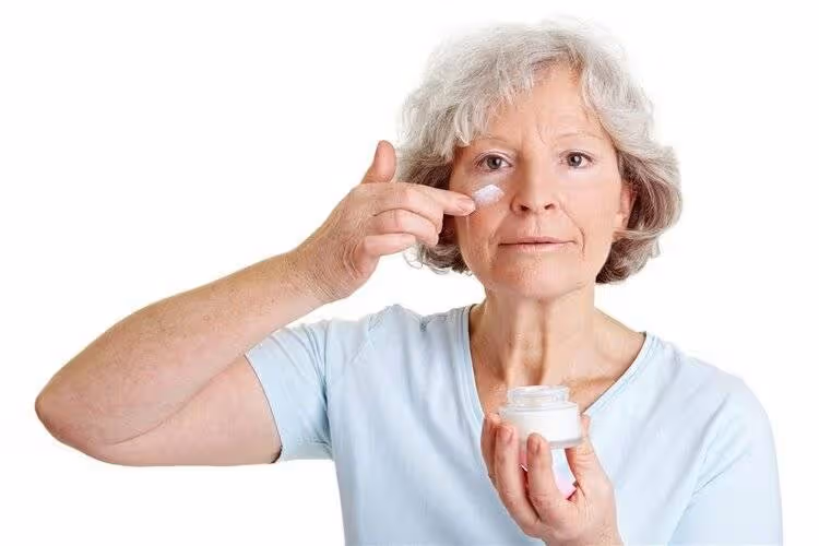 能活多久,洗澡就知?老年人洗澡後沒這4種表現,說明身體還不錯