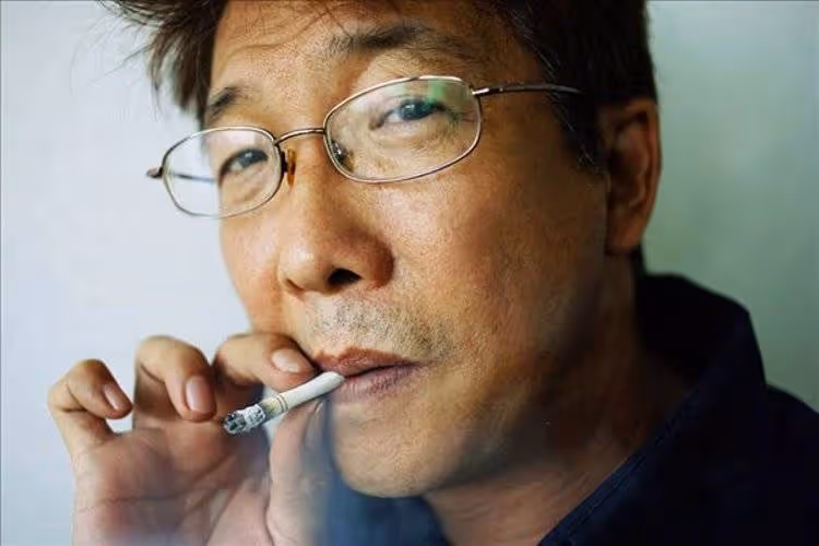 老年人要戒菸嗎?醫生告誡:60歲以後的老人,吸菸牢記「4不吸」