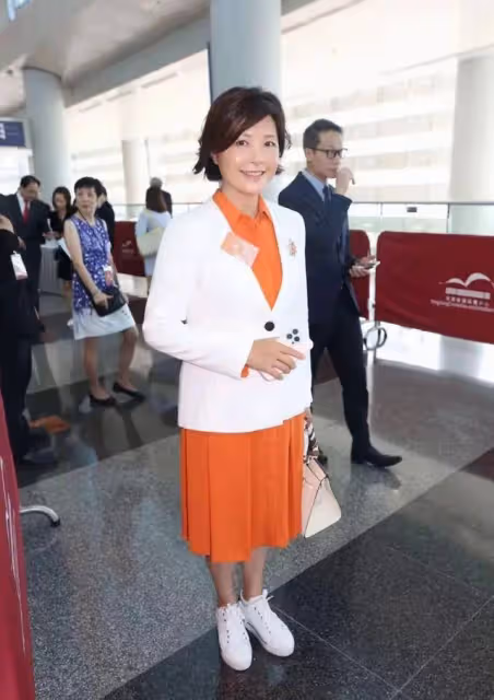 TVB「五美」罕見吐真言,自曝拍戲內幕,被稱阿姨惹爭議