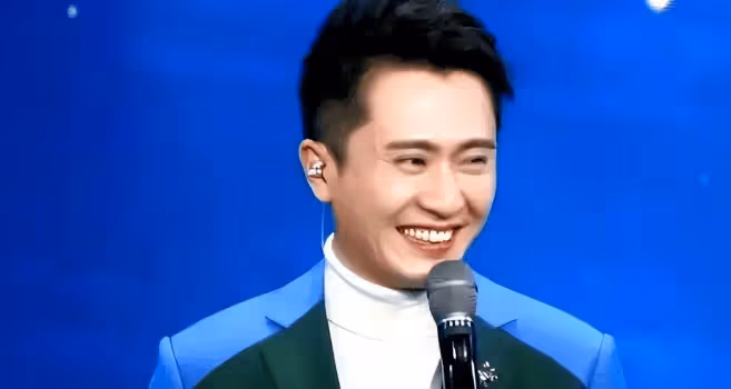 央視著名主持人楊帆:放棄張蕾,娶普通妻子,女兒成貼心小棉襖