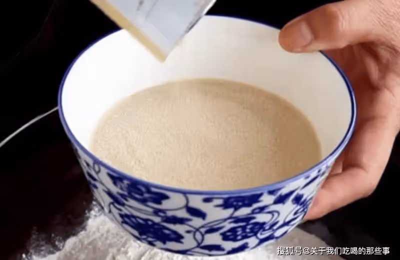 蒸饅頭,1斤麵粉放多少酵母?掌握好4點,饅頭出鍋不塌,蓬鬆喧軟
