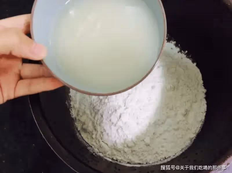 蒸饅頭,1斤麵粉放多少酵母?掌握好4點,饅頭出鍋不塌,蓬鬆喧軟