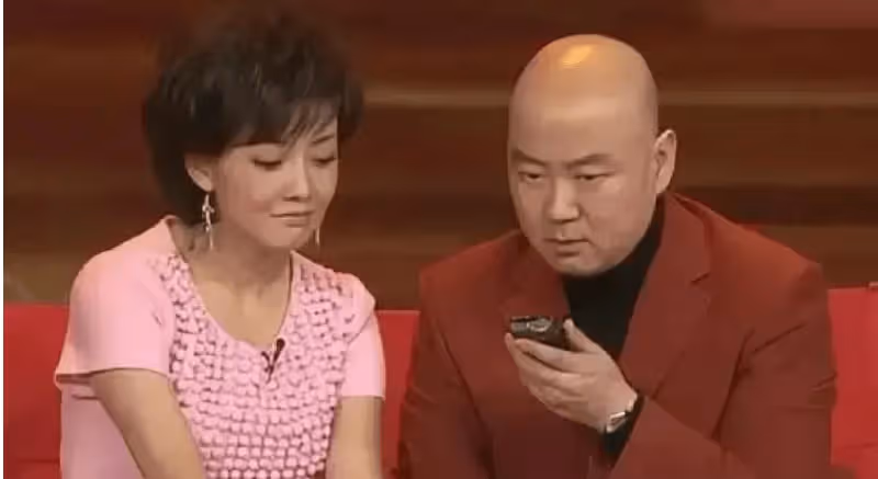 52歲演員牛莉,肥乳厚臀,豐腴圓潤的身材,微胖的曲線更有女人味