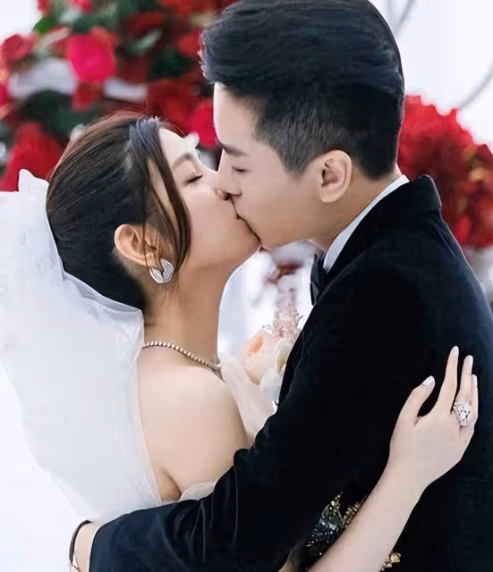 陳曉陳妍希離婚!卓偉曾透露陳曉23年就拉黑陳妍希手機