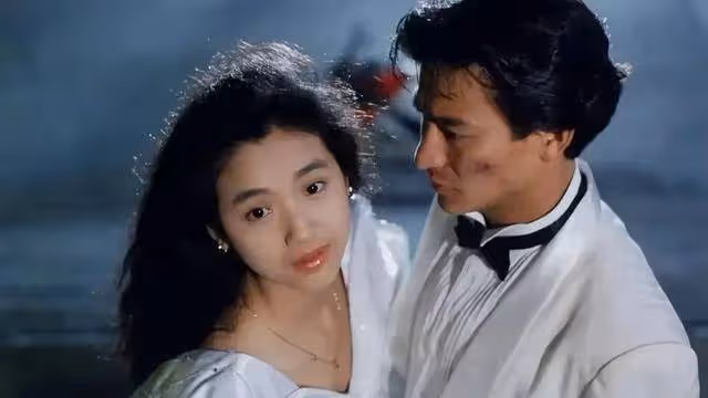 吳倩蓮近照曝光,一頭白髮被稱「阿婆」,美人遲暮但永遠是獨一份