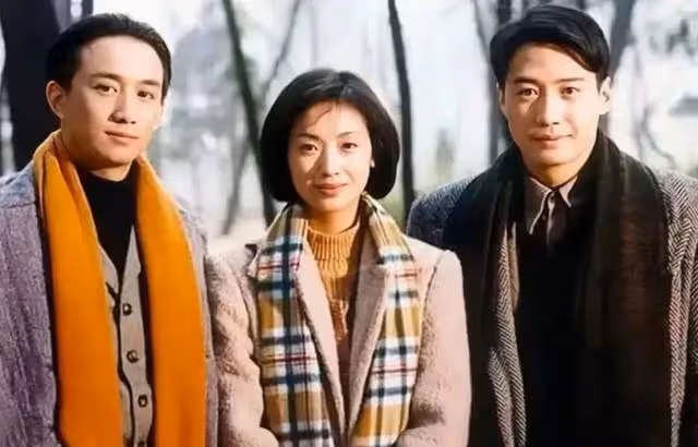 吳倩蓮近照曝光,一頭白髮被稱「阿婆」,美人遲暮但永遠是獨一份