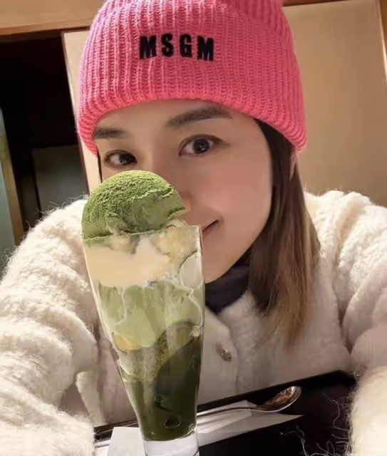 TVB離巢花旦曬日本遊玩照!姐姐美貌獲讚賞,被喊話入行發展