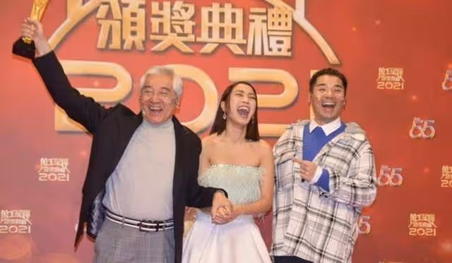 溫馨!79歲秦沛與女兒K歌好精神,曾與前妻爭撫養權不惜傾家蕩產