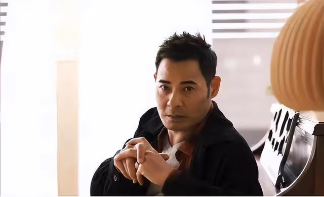 黃智賢與TVB未簽經理人合約，自曝曾遭監製冷眼，與妻子一直丁克