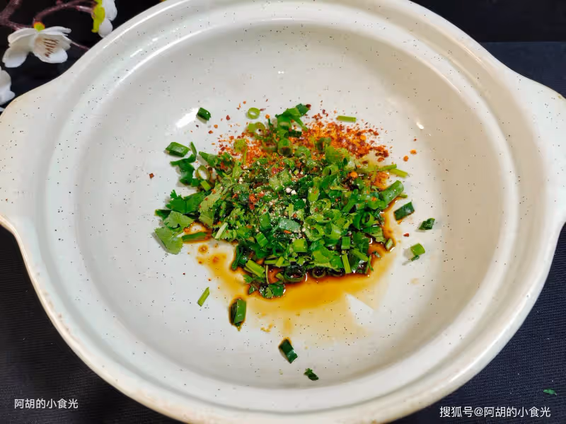 薺菜、韭菜靠邊站!春天太適合吃這菜,調餡時加一把,清香不膩、滿口新鮮,吃出春天好味道
