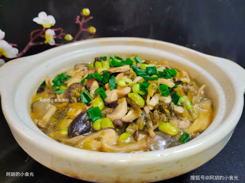 春天太適合吃這菜了,一口18種胺基酸!熱乎乎一鍋出,食材豐富、滿口鮮香滑嫩,上桌全家都愛