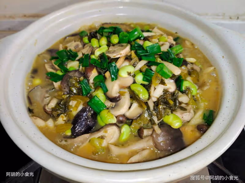 春天太適合吃這菜了,一口18種胺基酸!熱乎乎一鍋出,食材豐富、滿口鮮香滑嫩,上桌全家都愛