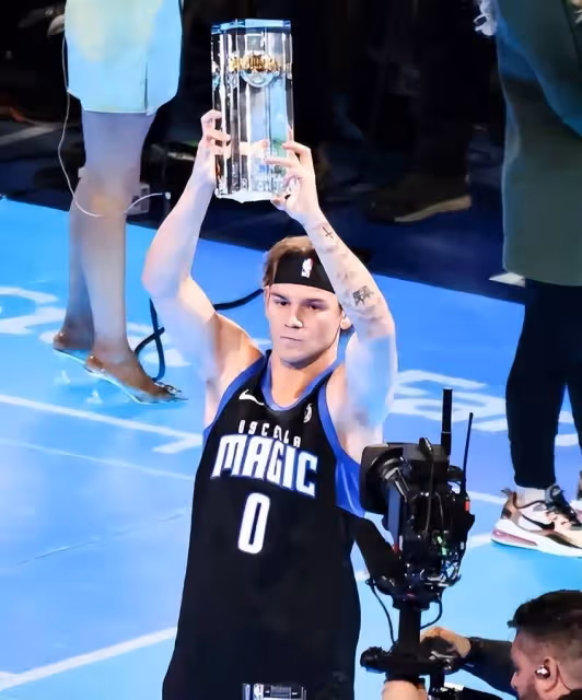 就在今天,78年NBA史無前例的紀錄,被麥克朗達成了