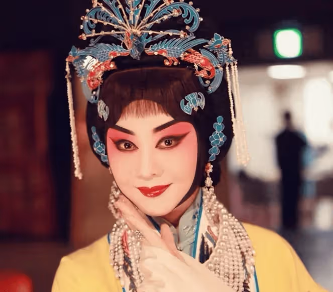 京劇第一美人李勝素:四個緋聞丈夫沒一個是真的?如今被真老公寵成公主